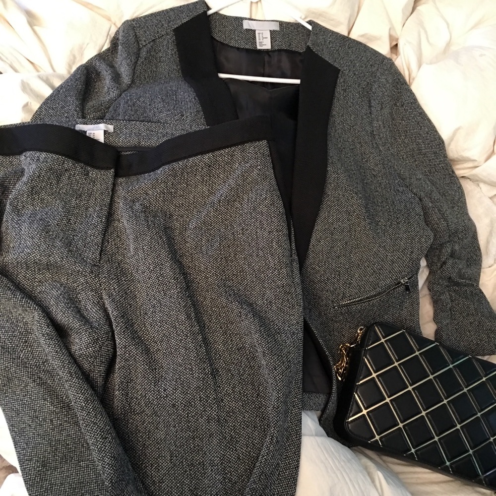 NWOT H&M grey suit with ruched sleeves